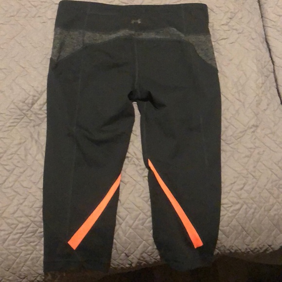 Under Armour Capri pants - Picture 2 of 2